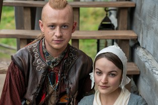 Portrait of Young Ian (John Bell) and Rachel (Izzy Meikle-Small) in 'Outlander'